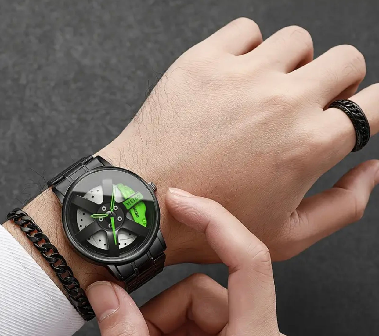 Men's Classic Quartz Watch – Large Round Dial