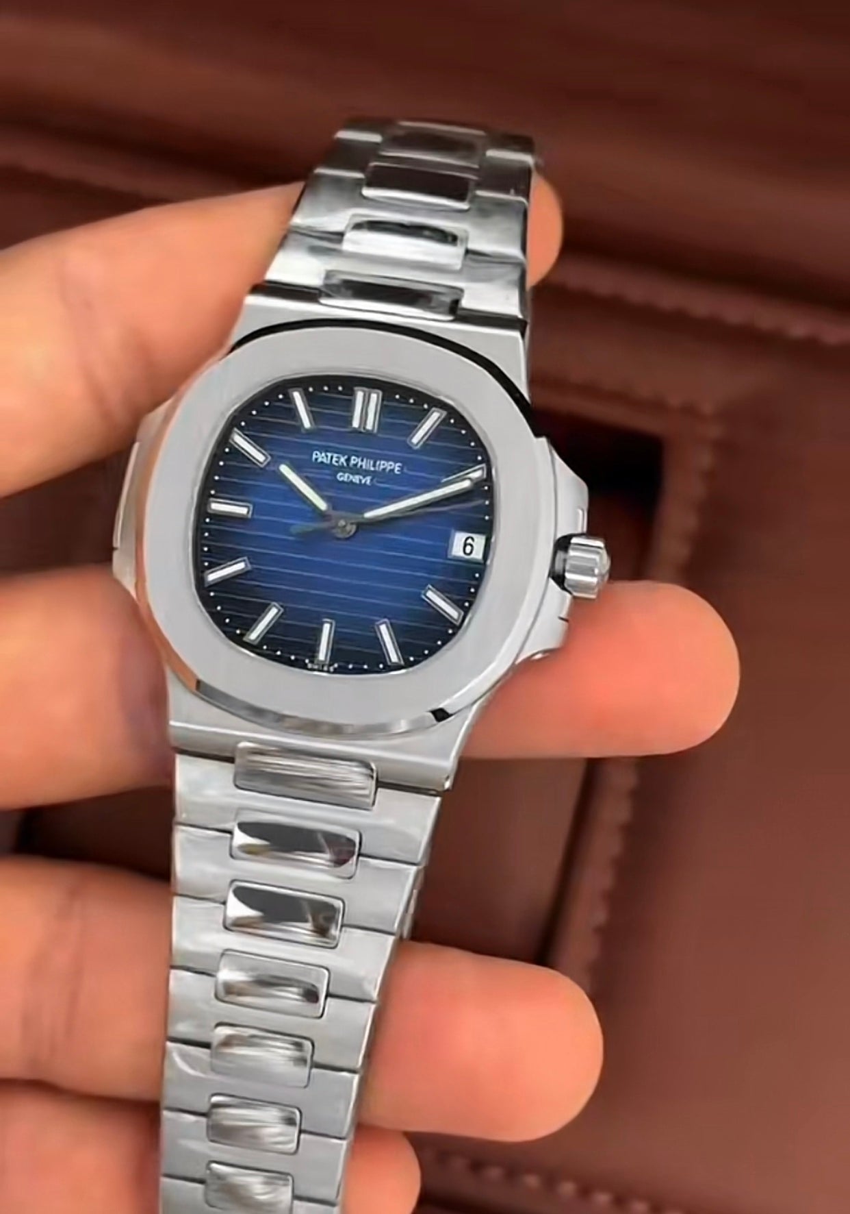 Luxury Men's Watch – Blue Dial, Stainless Steel Strap, Date Display