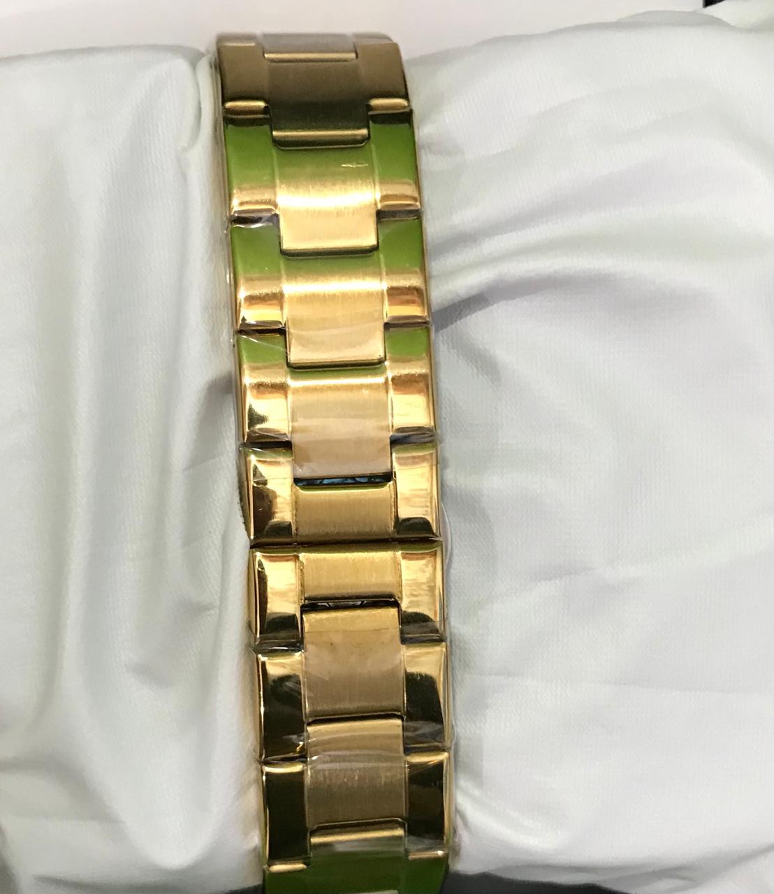 Rolex-Style Quartz Watch – Rotating Bezel & Date Display